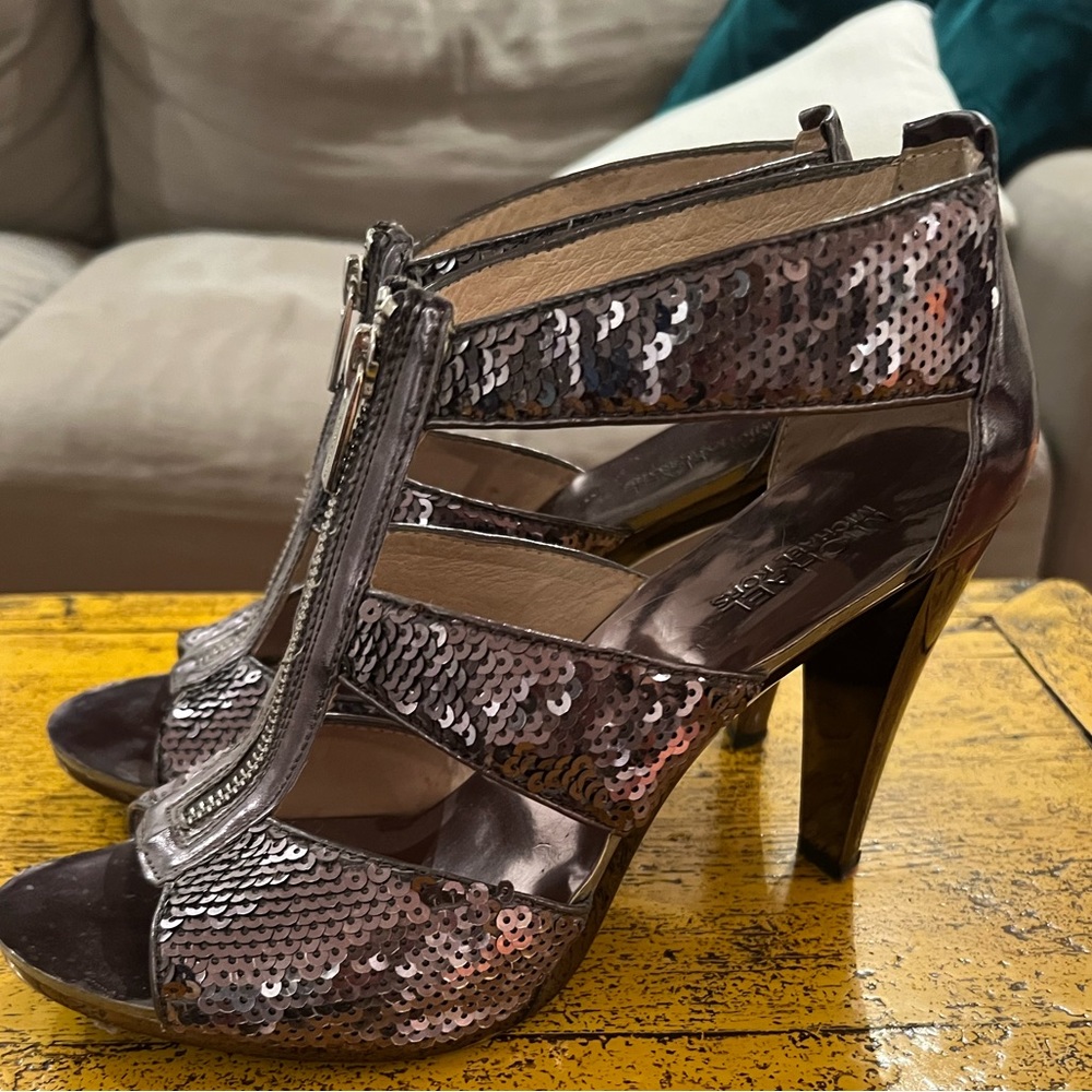 MICHAEL KORS Silver glitter sandal